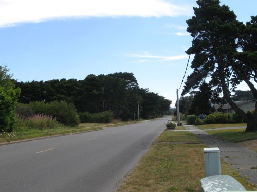 Bandon 4th Street SW looking east